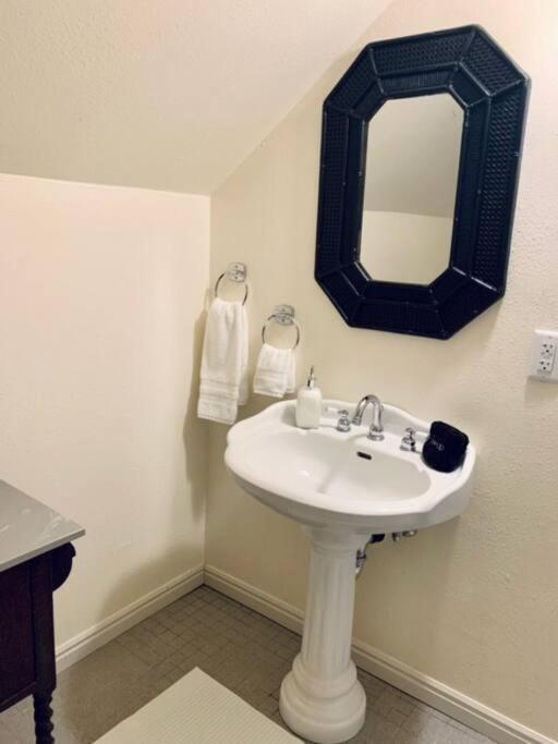 The Founders Suite At The Historic Kanab Inn Exterior photo